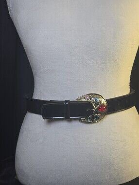 Vintage 1987 Leather Shop Jeweled Crescent Moon Buckle Black Patent Belt S/M
